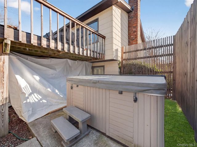 11 Durham Lane, Suffern, NY 10901