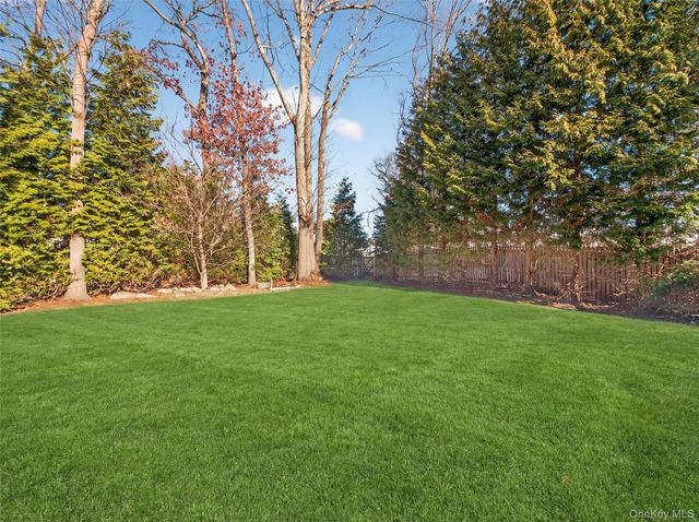 11 Durham Lane, Suffern, NY 10901