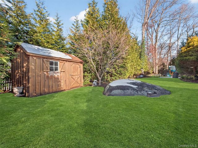 11 Durham Lane, Suffern, NY 10901