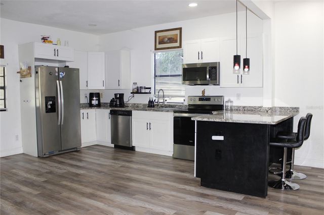 2207 SPARKMAN ROAD, Plant City, FL 33566