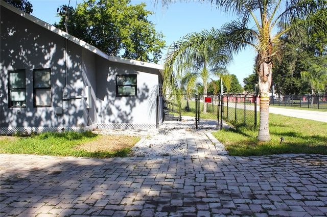 2207 SPARKMAN ROAD, Plant City, FL 33566