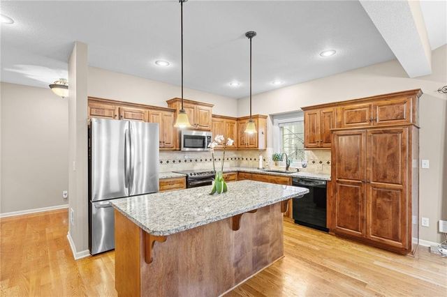 11538 S Deer Run Street, Olathe, KS 66061