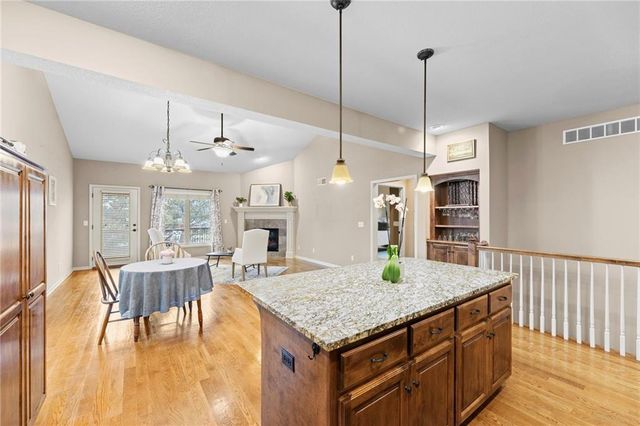 11538 S Deer Run Street, Olathe, KS 66061