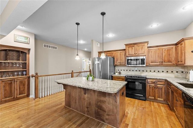 11538 S Deer Run Street, Olathe, KS 66061