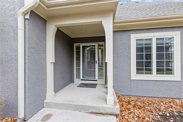 11538 S Deer Run Street, Olathe, KS 66061