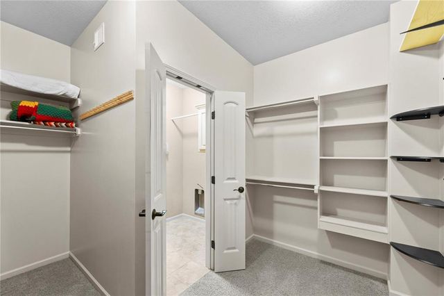 11538 S Deer Run Street, Olathe, KS 66061