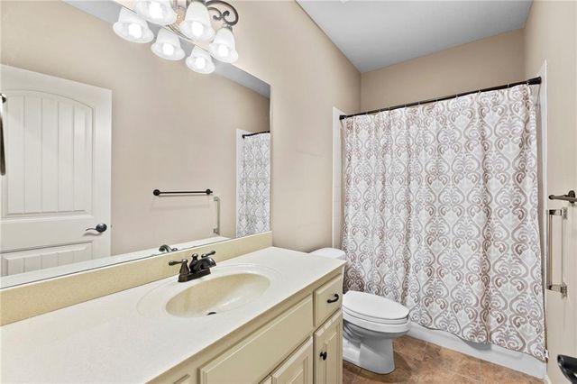 11538 S Deer Run Street, Olathe, KS 66061