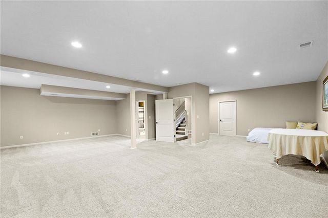 11538 S Deer Run Street, Olathe, KS 66061