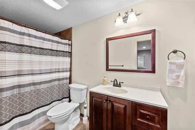 11538 S Deer Run Street, Olathe, KS 66061