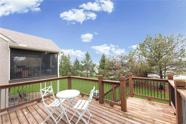 11538 S Deer Run Street, Olathe, KS 66061