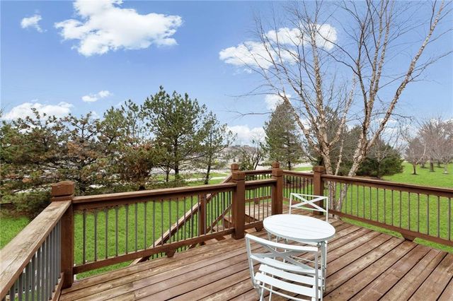 11538 S Deer Run Street, Olathe, KS 66061