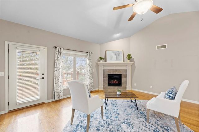 11538 S Deer Run Street, Olathe, KS 66061