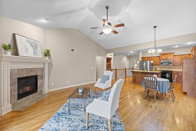 11538 S Deer Run Street, Olathe, KS 66061