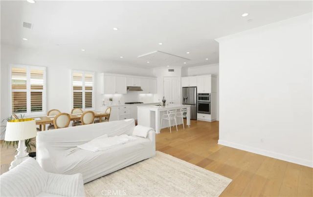 80 Meander, Irvine, CA 92620