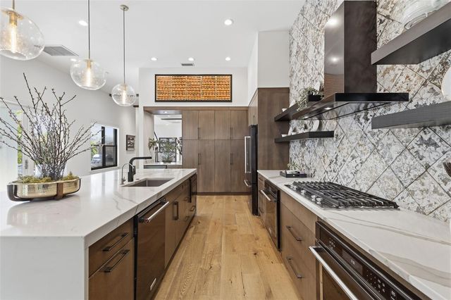 904 ANCHORAGE ROAD, Tampa, FL 33602