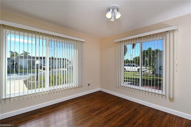 13 Hamlin CT, Lehigh Acres, FL 33936