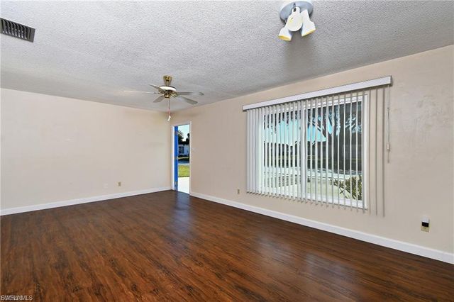 13 Hamlin CT, Lehigh Acres, FL 33936