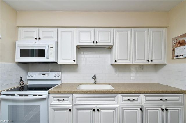 13 Hamlin CT, Lehigh Acres, FL 33936