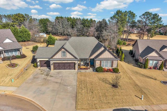 324 Holly Oaks Lane, Inman, SC 29349