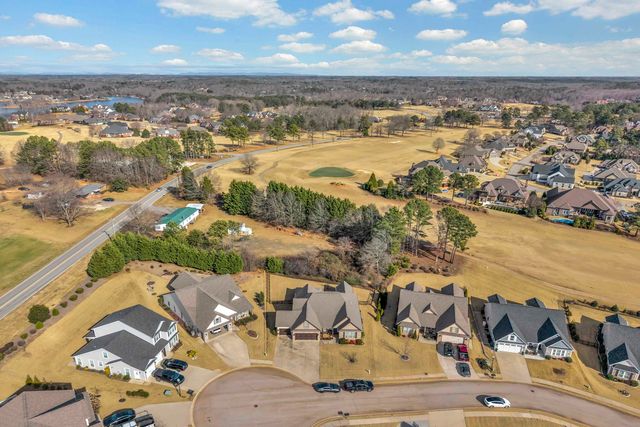 324 Holly Oaks Lane, Inman, SC 29349