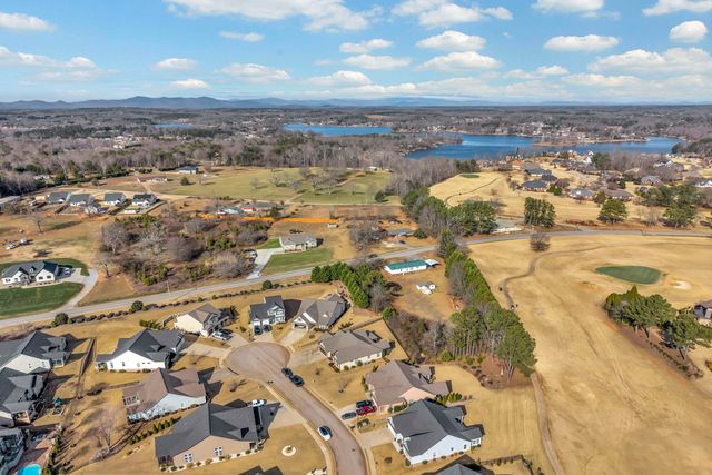 324 Holly Oaks Lane, Inman, SC 29349