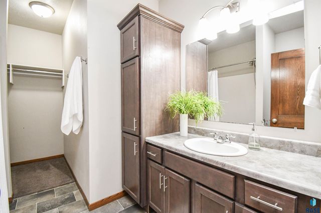 500 W Cascade St, Sioux Falls, SD 57108
