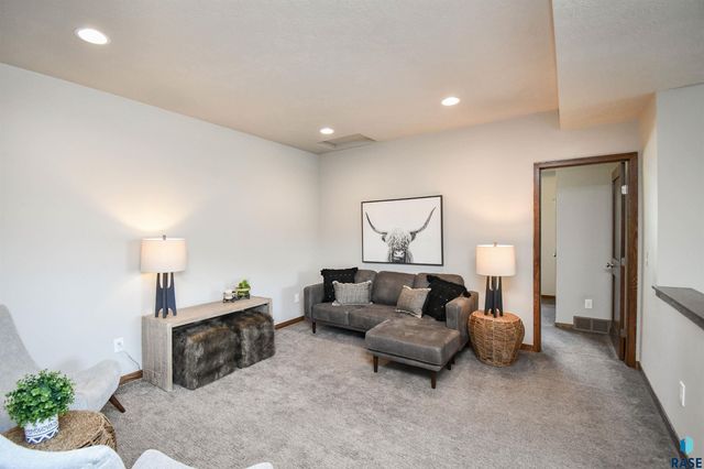 500 W Cascade St, Sioux Falls, SD 57108
