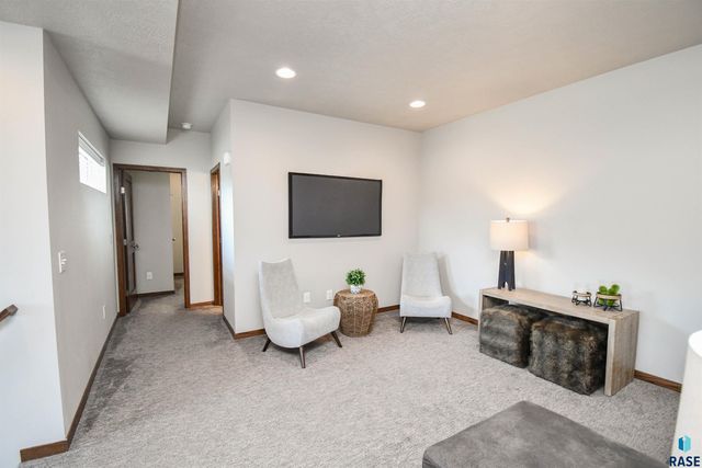 500 W Cascade St, Sioux Falls, SD 57108