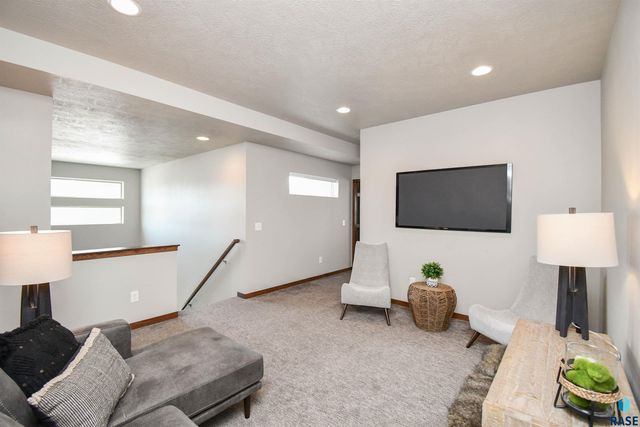 500 W Cascade St, Sioux Falls, SD 57108