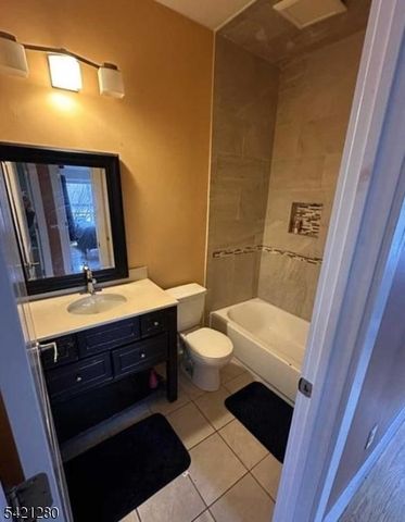 54 Oriental St, Newark City, NJ 07104