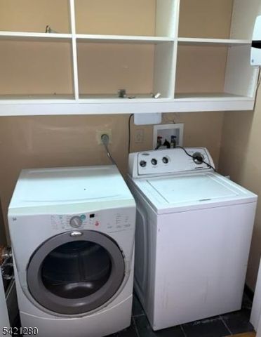 54 Oriental St, Newark City, NJ 07104