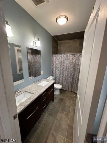 54 Oriental St, Newark City, NJ 07104