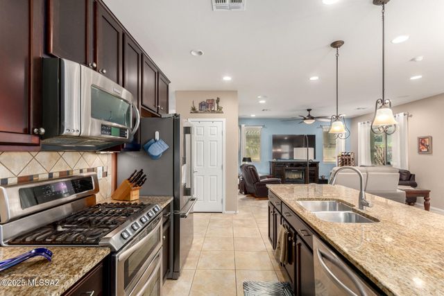 10262 S White Surrey Drive, Vail, AZ 85641