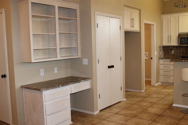5301 PEPPERBUSH DRIVE, Wichita Falls, TX 76310