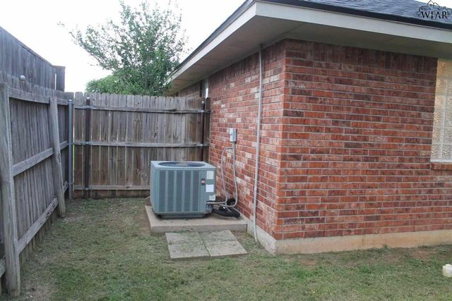 5301 PEPPERBUSH DRIVE, Wichita Falls, TX 76310