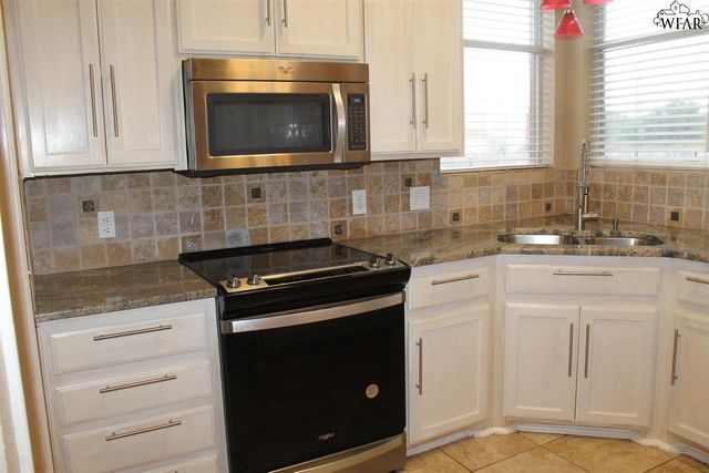 5301 PEPPERBUSH DRIVE, Wichita Falls, TX 76310
