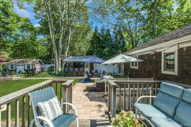 530 Woodcliff Drive, Mattituck, NY 11952