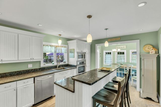530 Woodcliff Drive, Mattituck, NY 11952