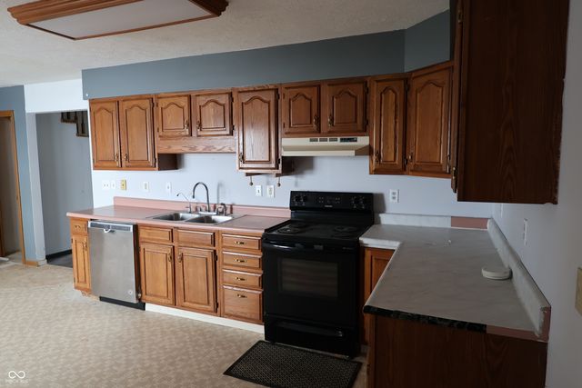 1003 N State Road 3, Westport, IN 47283