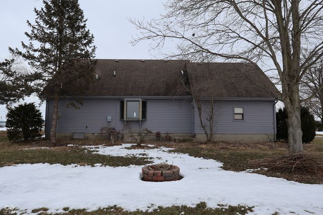 1003 N State Road 3, Westport, IN 47283