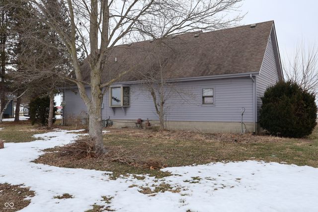 1003 N State Road 3, Westport, IN 47283