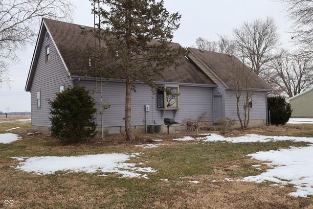 1003 N State Road 3, Westport, IN 47283