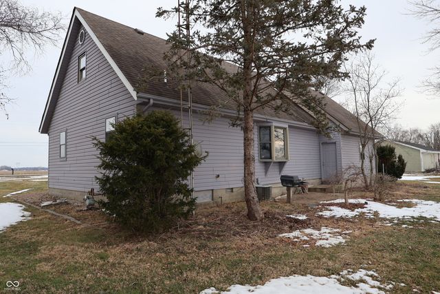 1003 N State Road 3, Westport, IN 47283