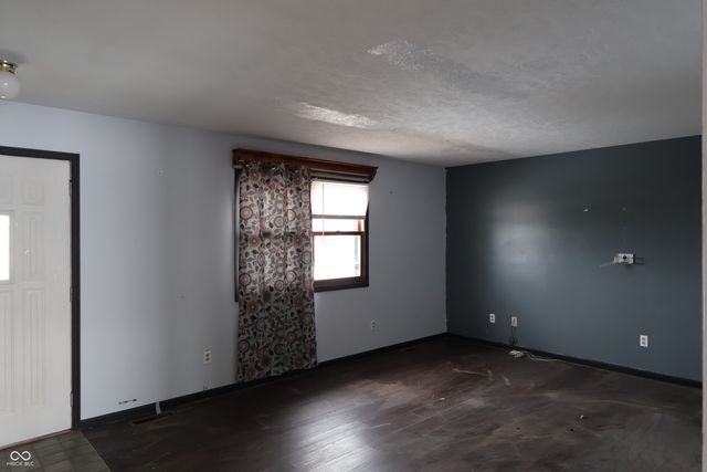 1003 N State Road 3, Westport, IN 47283