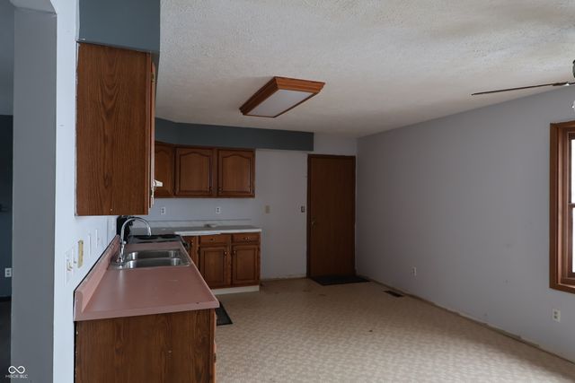 1003 N State Road 3, Westport, IN 47283