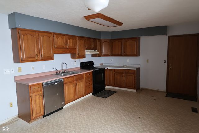 1003 N State Road 3, Westport, IN 47283