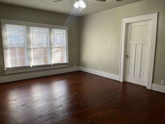 605 S 10th Street, Slaton, TX 79364