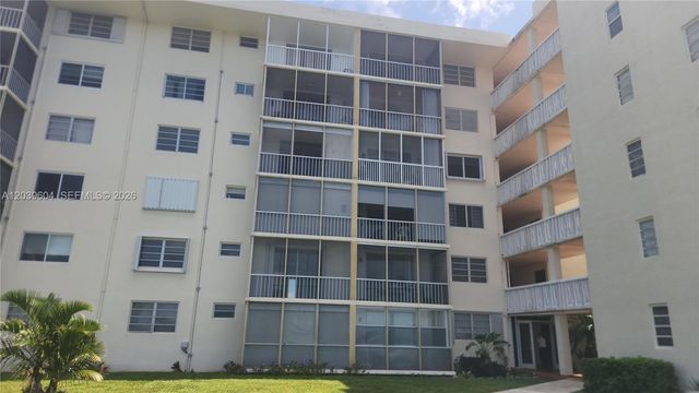 2920 Point East Dr N607, Aventura, FL 33160