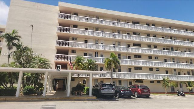 2920 Point East Dr N607, Aventura, FL 33160