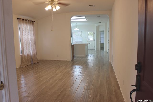 9354 Bartlett, San Antonio, TX 78250